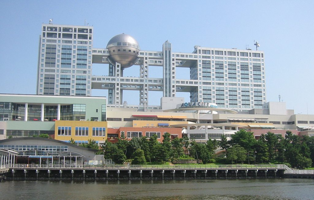 Fuji Television HQ and Aqua City mall